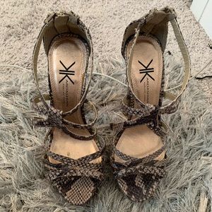 Kardashian Kollection heel sandals 😻